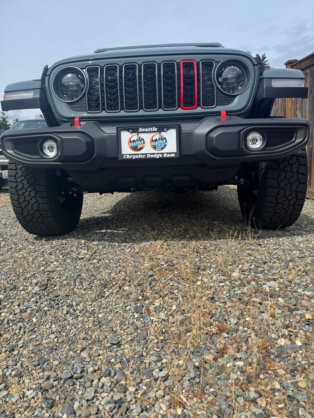 Customer photo review of Painted "Snap On" Accent Slot Cover fits *24-26 Updated Jeep JL JT Grille