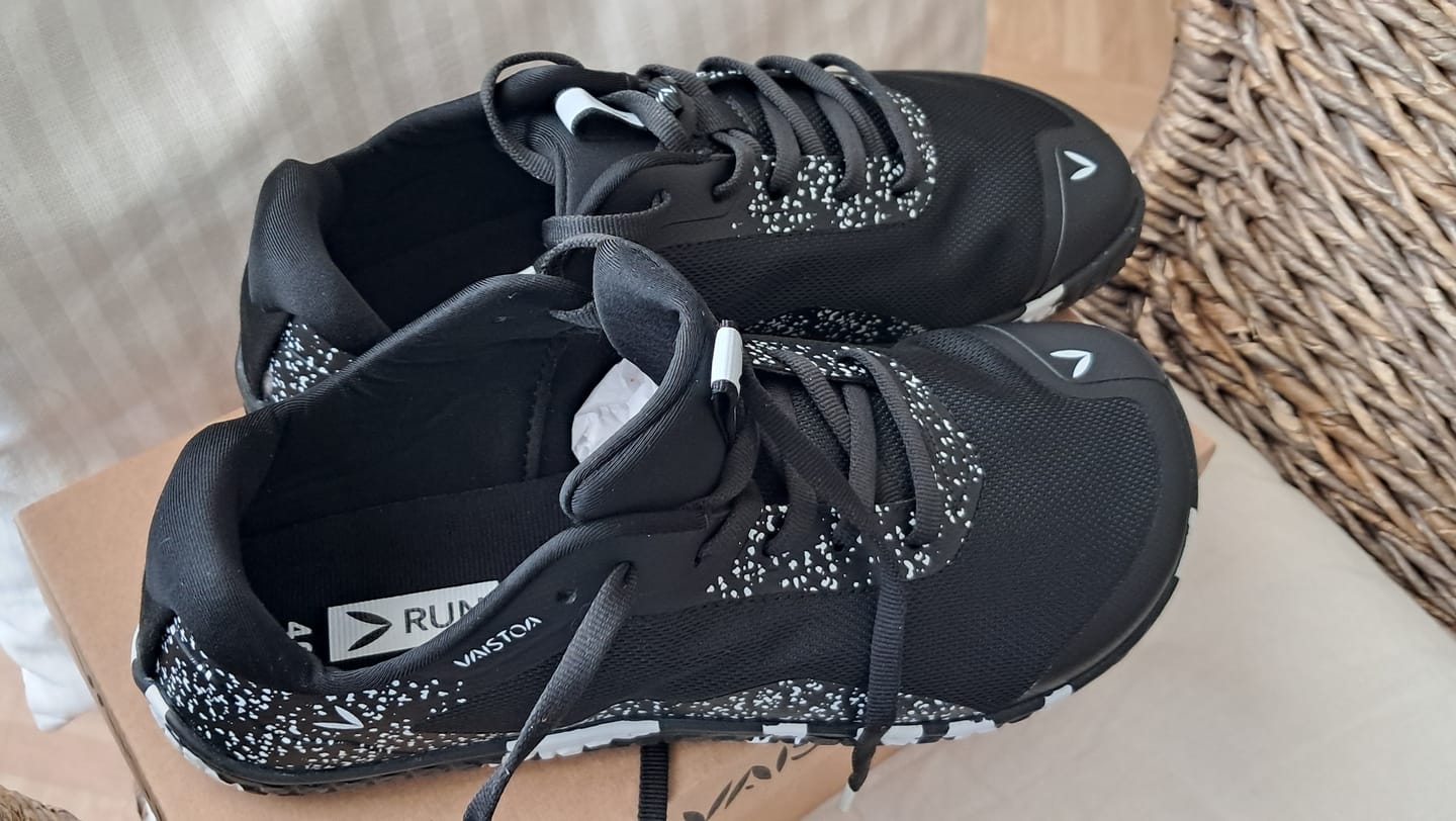 Customer photo review of Vaistoa Lento -paljasjalkajuoksukengät