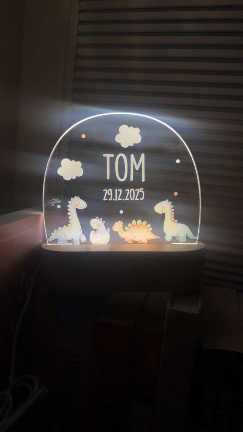 Customer photo review of Nachtlicht Kinder personalisiert - Baby-Dinos