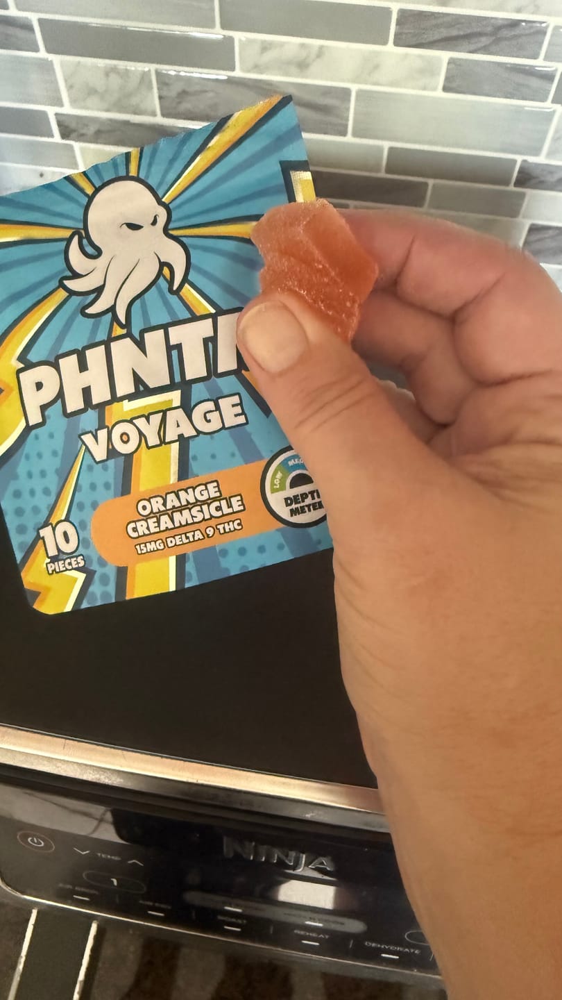 Customer photo review of Voyage Delta 9 THC Gummies