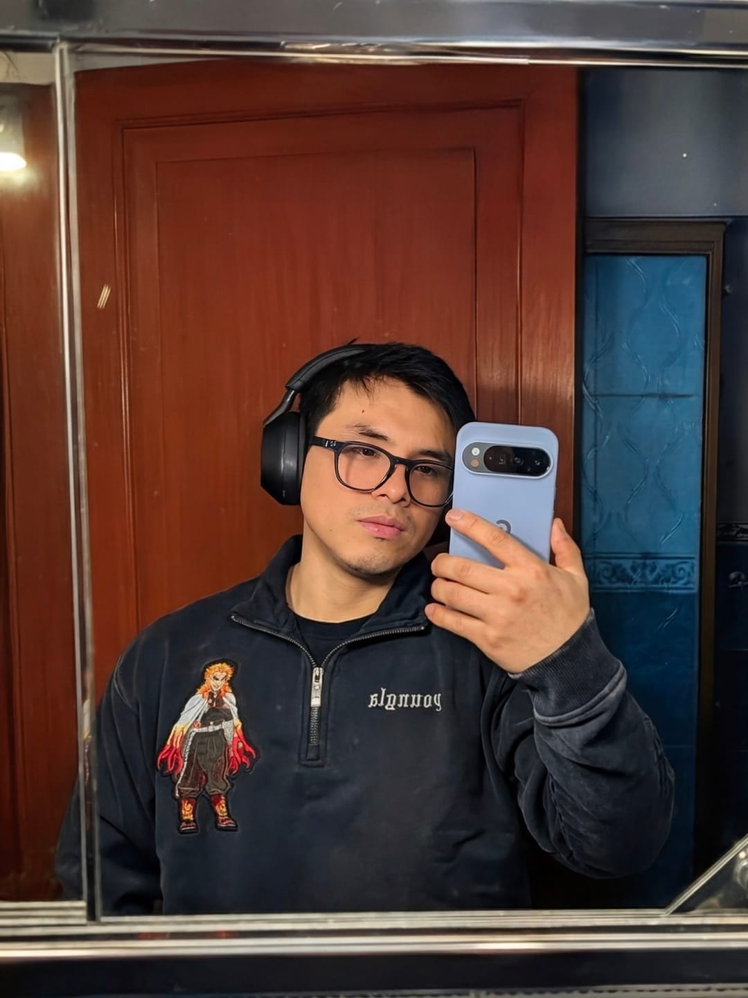 Customer photo review of 5197 - Demon Slayer: Kimetsu no Yaiba - Quarter Zip