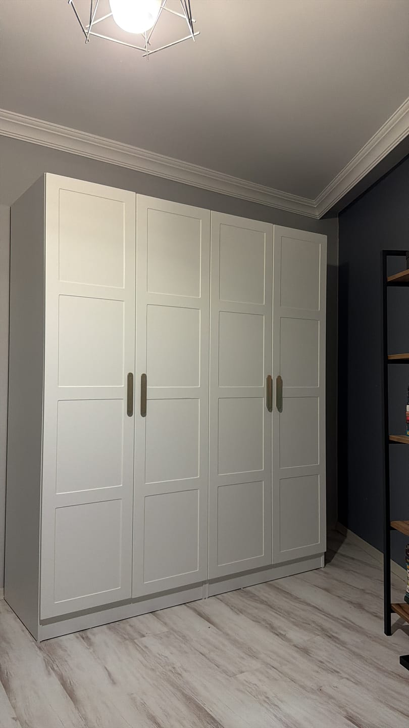 Customer photo review of Rani BA224 Membran Kapaklı Gardırop 5 Raflı 2 Kapaklı Askılı Elbise Dolabı Beyaz