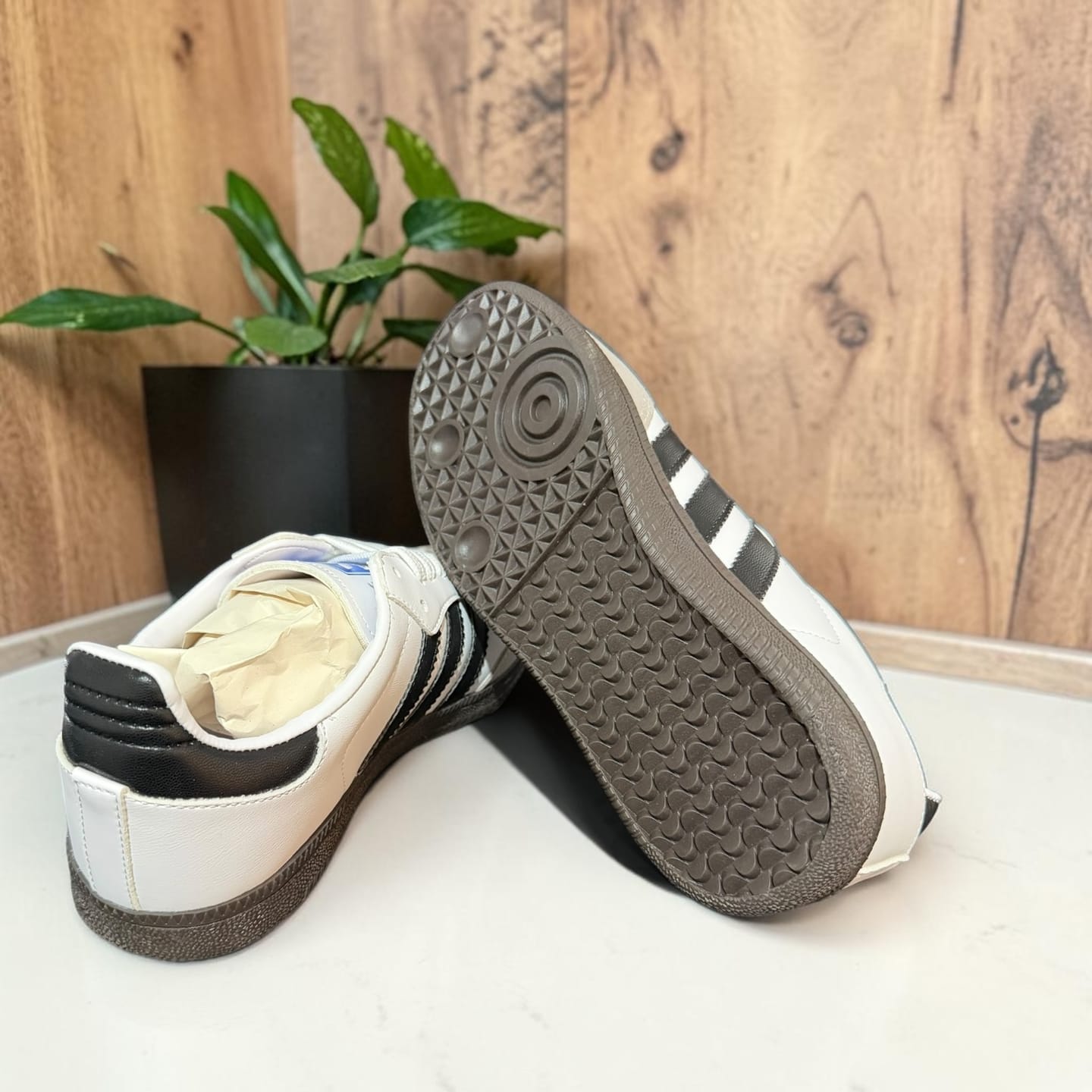Customer photo review of Tenis Smb Blanco Negro Gris