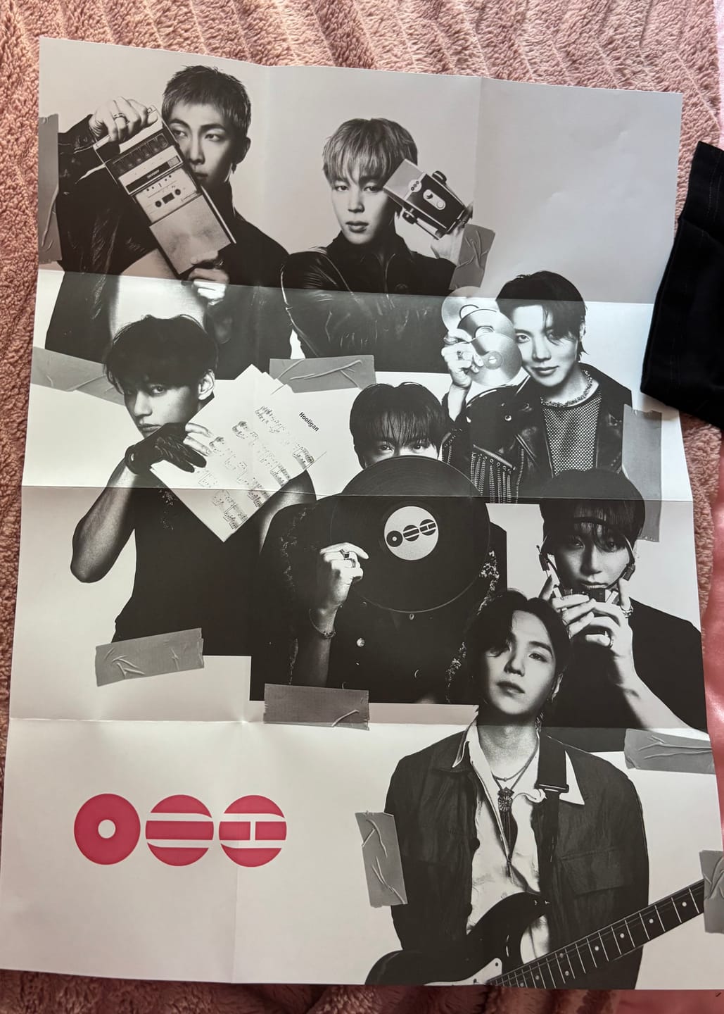 Customer photo review of BTS - ARIRANG 5TH ALBUM T-SHIRT CD BOX SET VER