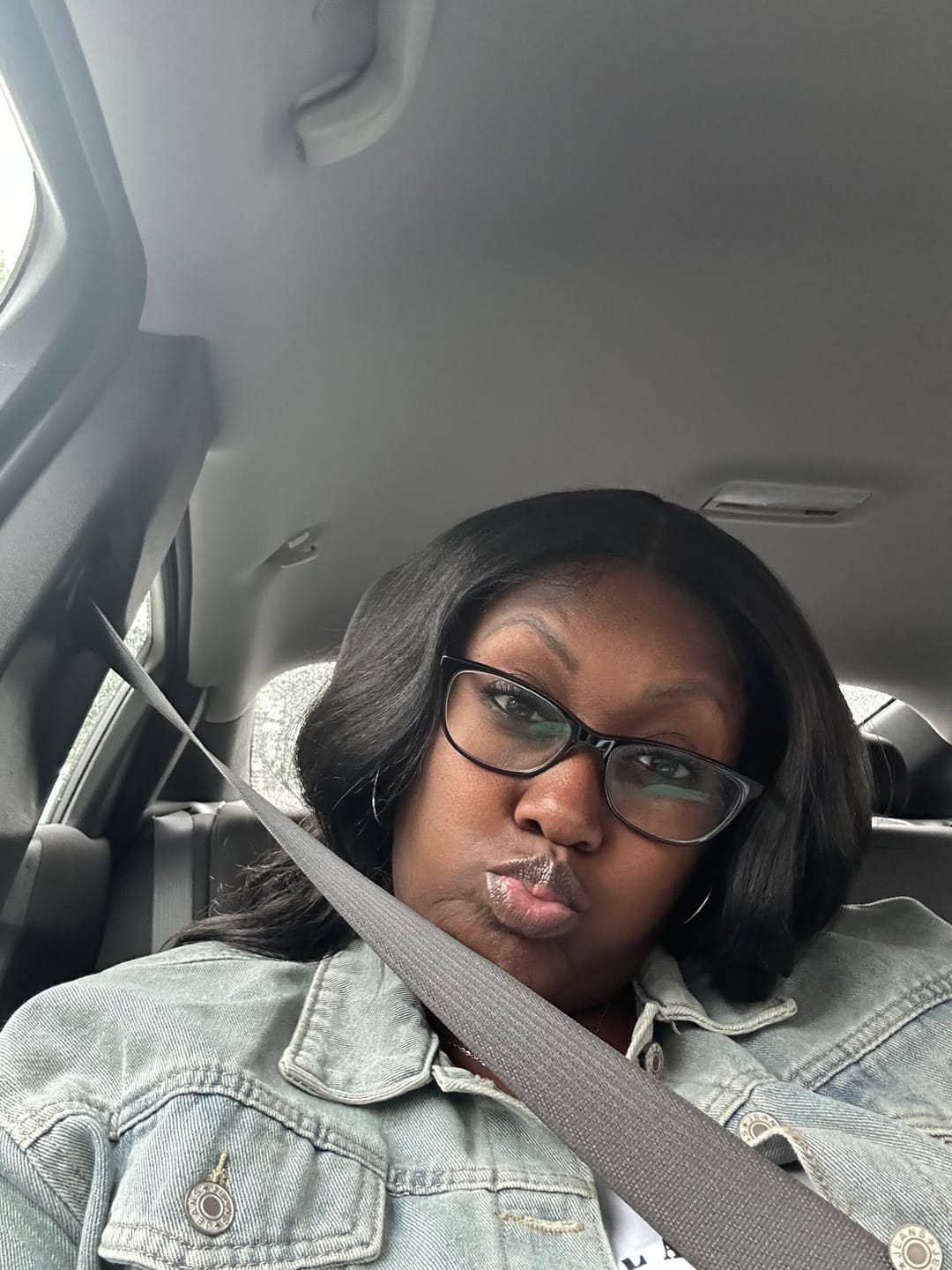Customer photo review of Outre Every Wear HD Lace Front Wig - EVERY 38