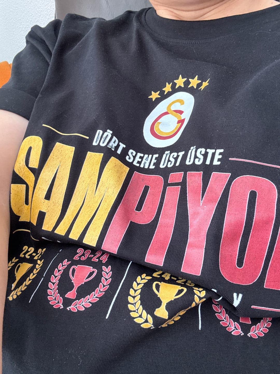 Customer photo review of Oversized T-Shirt - Galatasaray