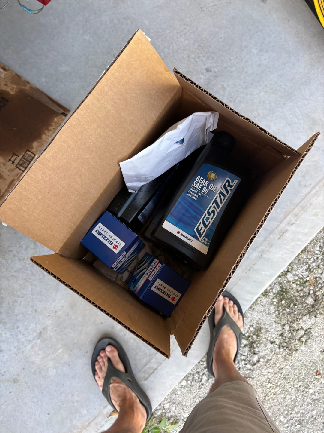 Customer photo review of Suzuki ECSTAR Lower Unit Gear Oil SAE 90