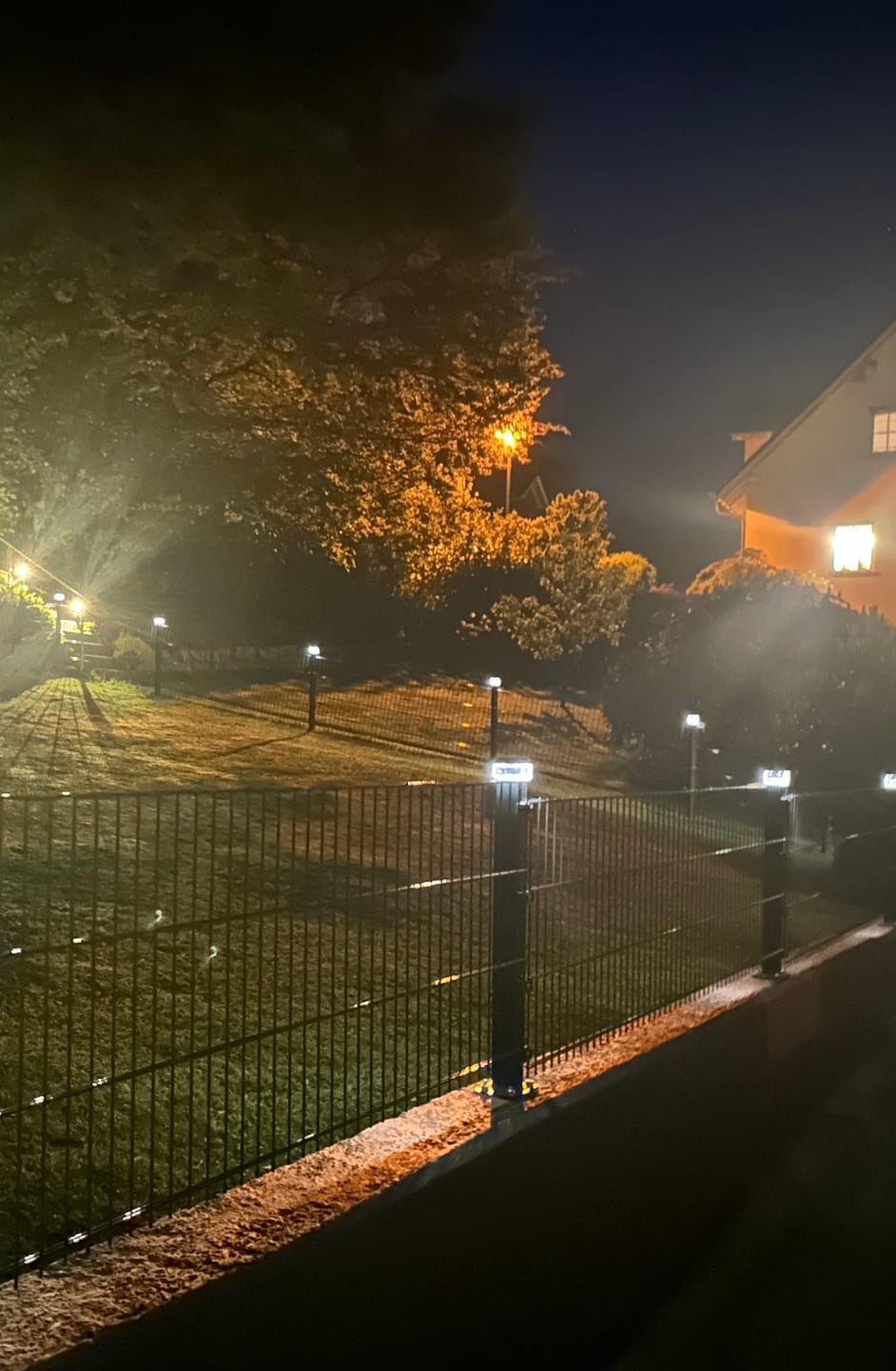 Customer photo review of 6040 Solar Zaunleuchte LED - 60X40mm
