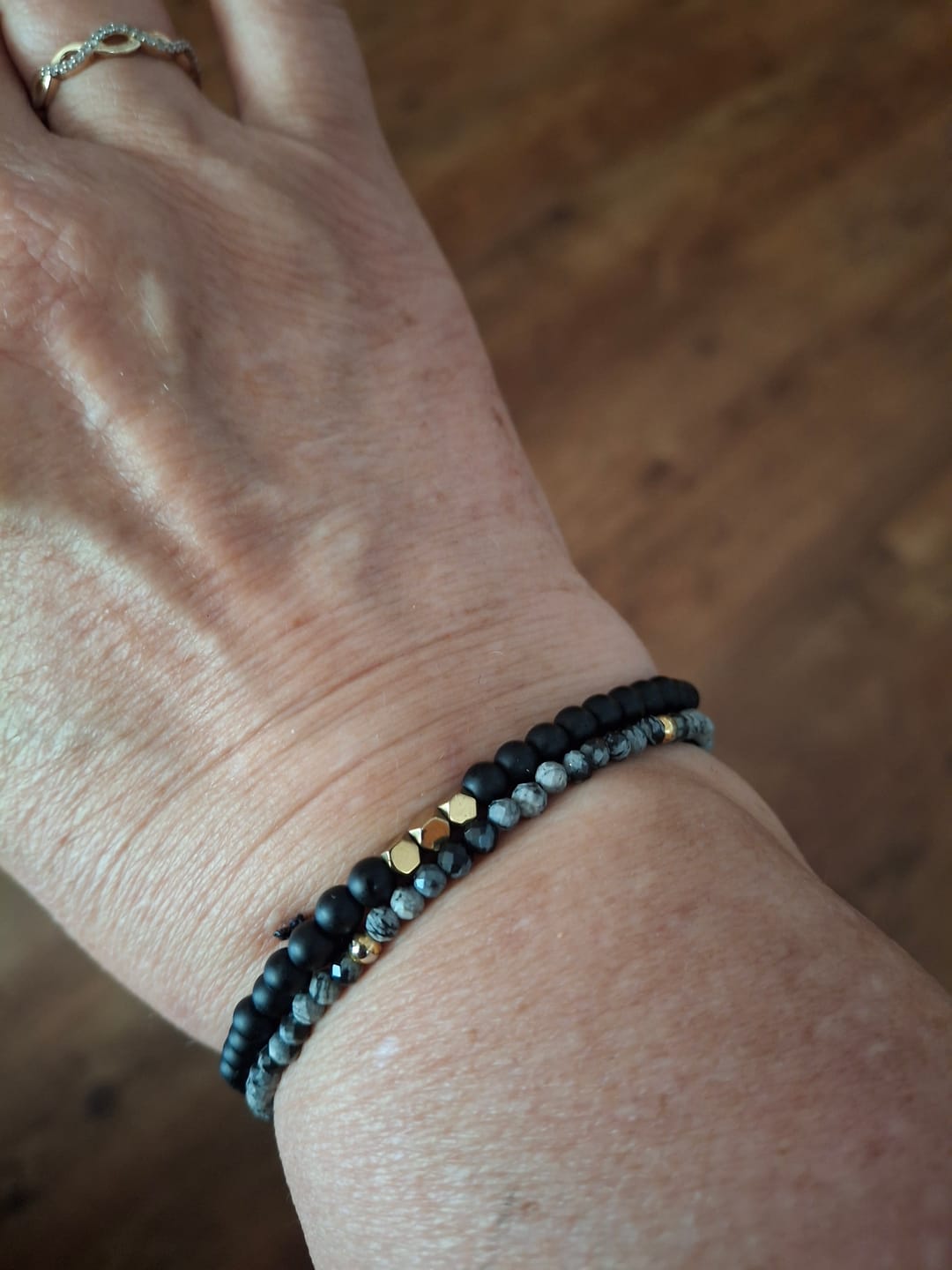Customer photo review of Obsidian Armband - Schneeflocken Obsidian