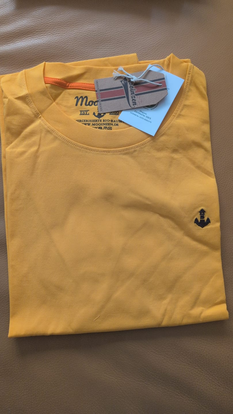 Customer photo review of Mooinzen Neue Farben · Unisex Signature Bio T-Shirt (mercerisiert)