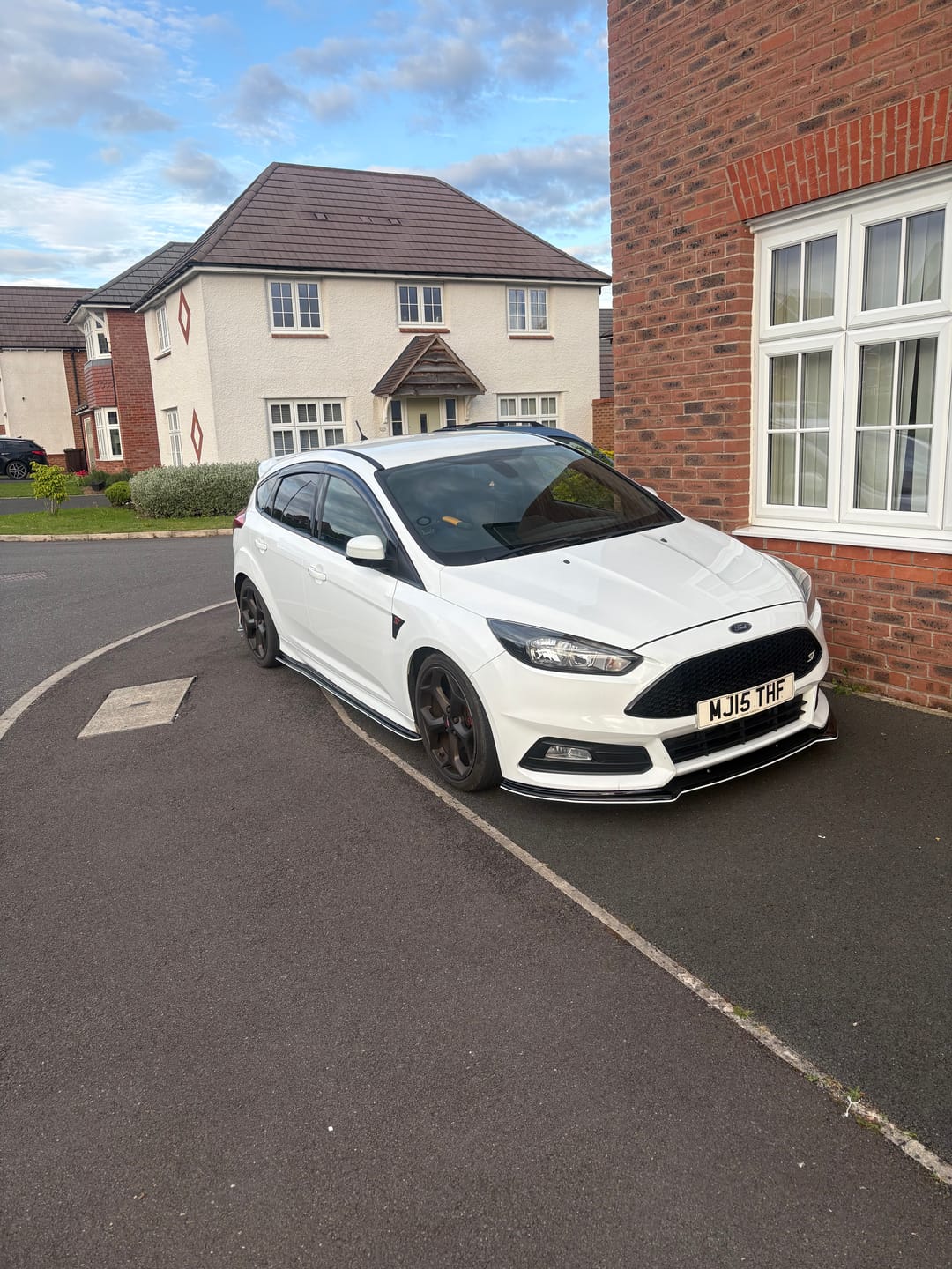 Customer photo review of Auto Clover Wind Deflectors Set for Ford Focus MK3 2011 – 2018 5 Door (4 pieces)