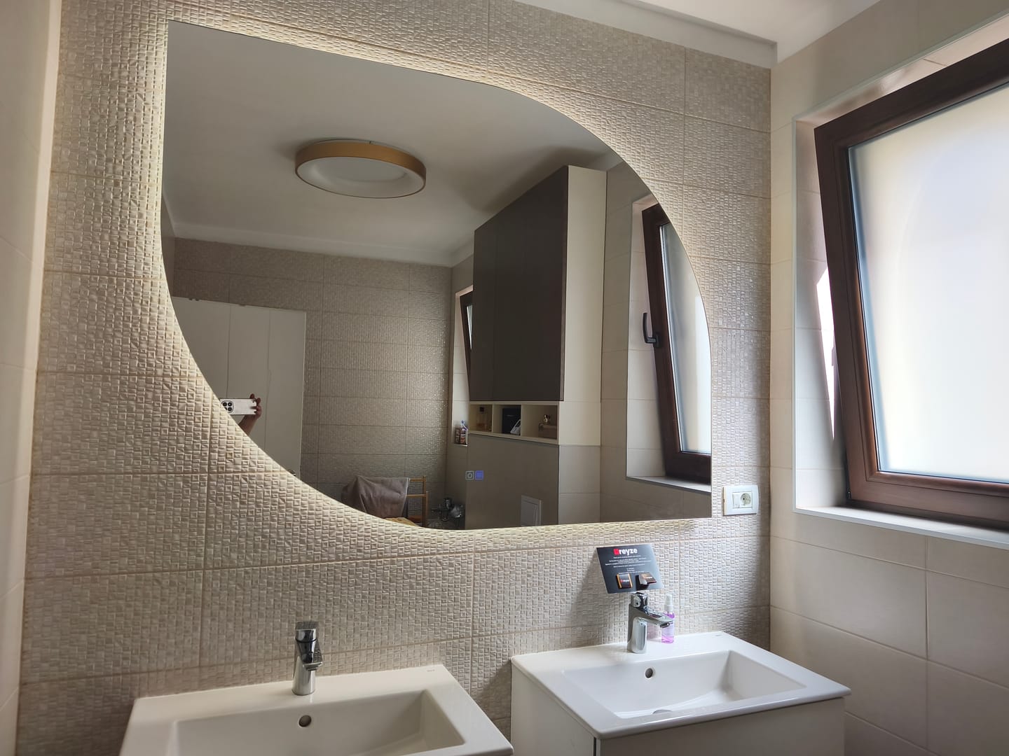Customer photo review of Oglinda LED Orizontala - Gama Reyze Ambient