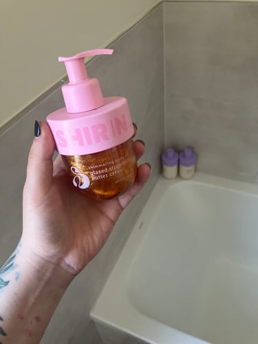 Customer photo review of Shimmering Body Oil Glazed Strawberry Butter Cream