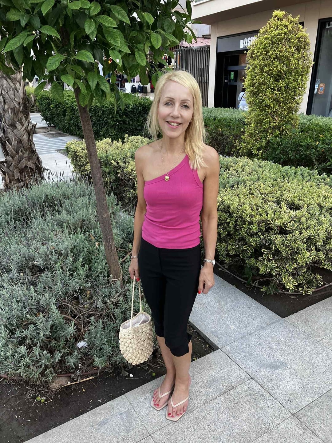 Customer photo review of Stranded 14" Seamless Clip-in Human Hair Extension (95g) - Colour #16/613 Sweetheart