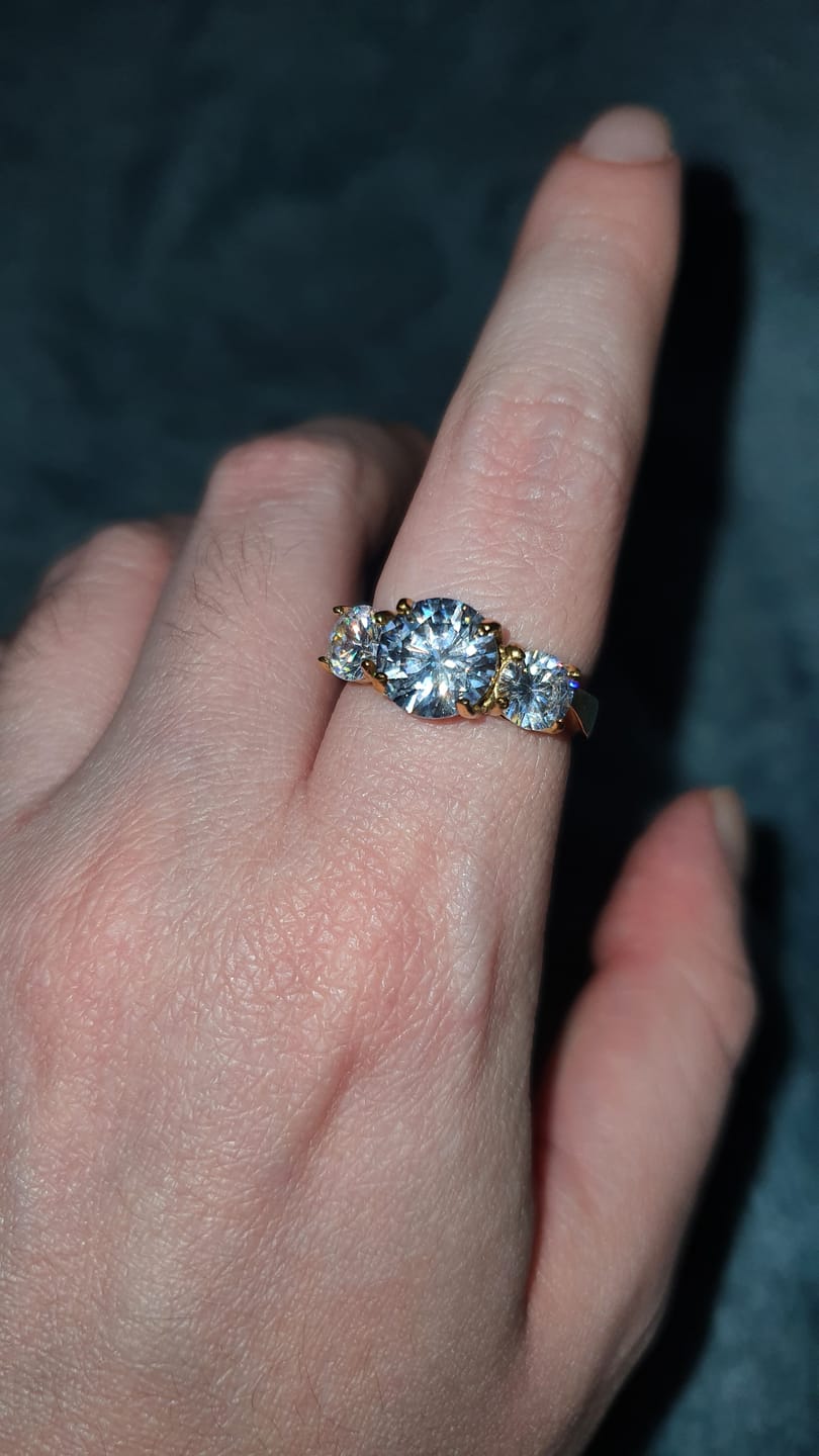 Customer photo review of Anillo Estelle