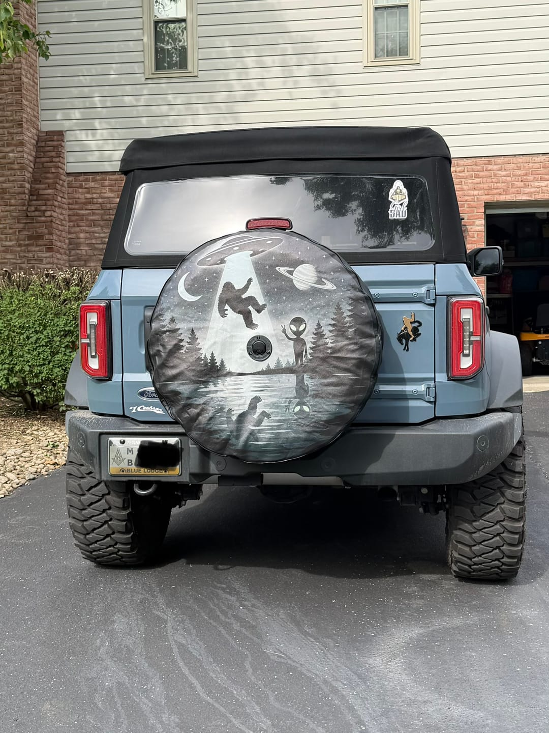 Customer photo review of CUSTOM DESIGN Tire Cover