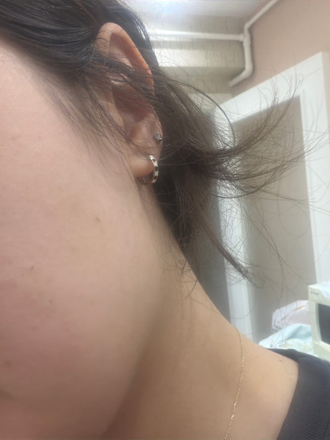 Customer photo review of Rhythm Mini Altın Küpe