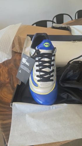 Avis photo d'un client sur MERCURIAL VAPOR 1 R9 FG - Argenté/Bleu/Jaune