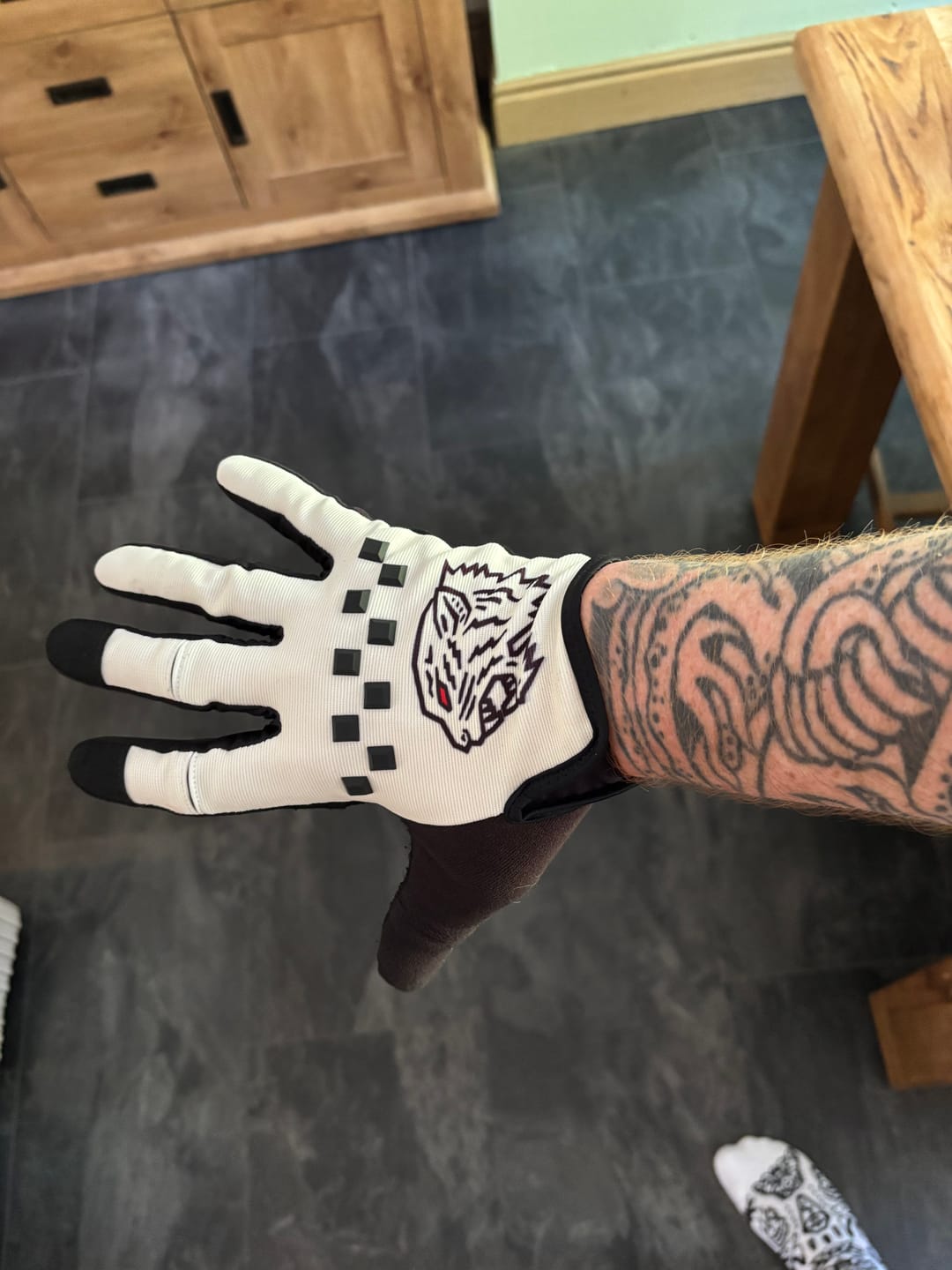 Customer photo review of White Tiger | Gravity Gloves