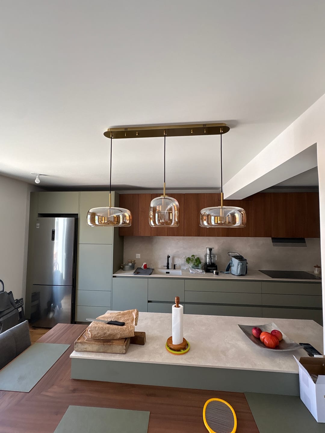 Customer photo review of Suspension moderne en verre teinté NOVA | 1 Suspension