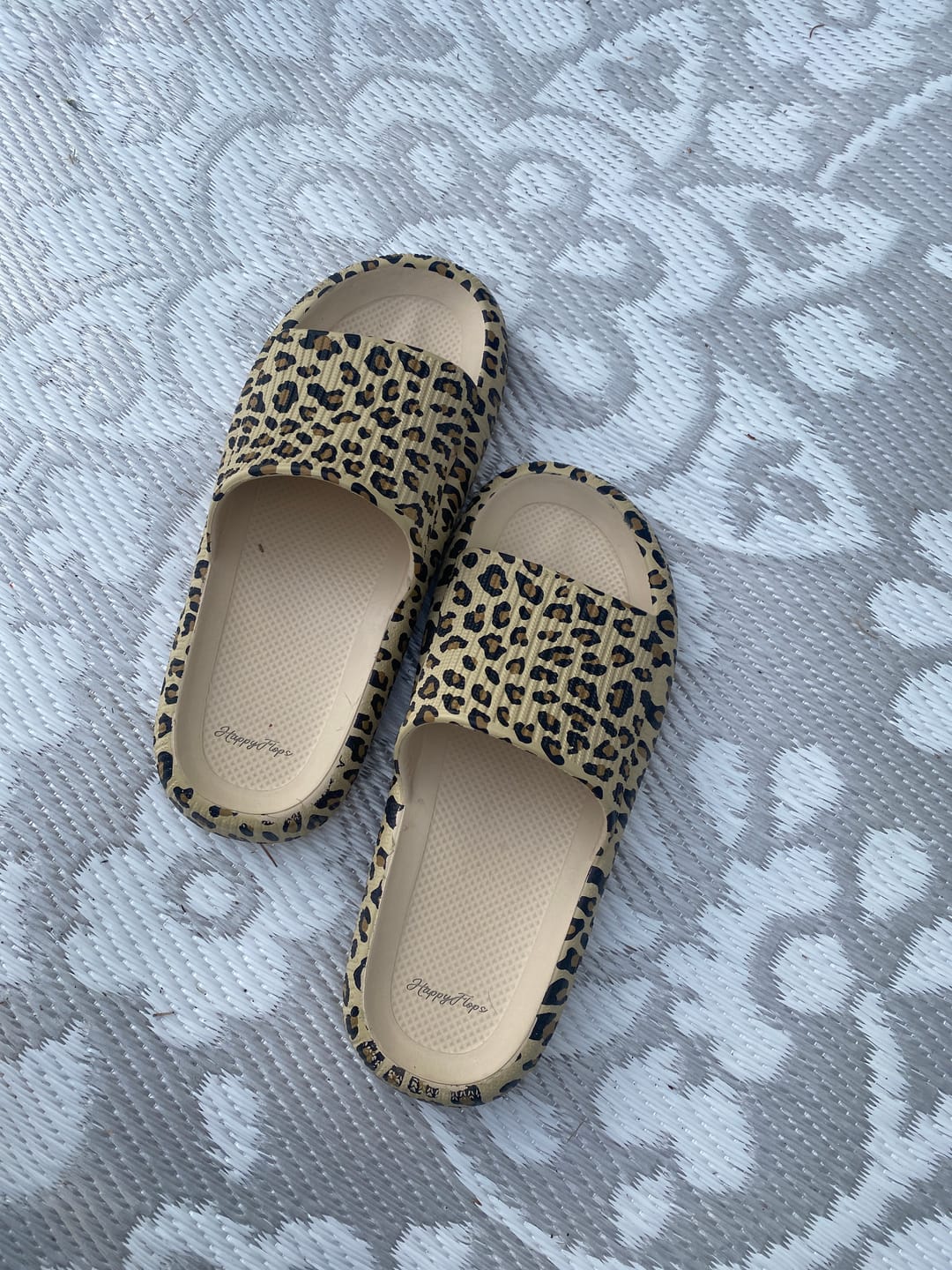 Customer photo review of HappyFlops Limited Editions