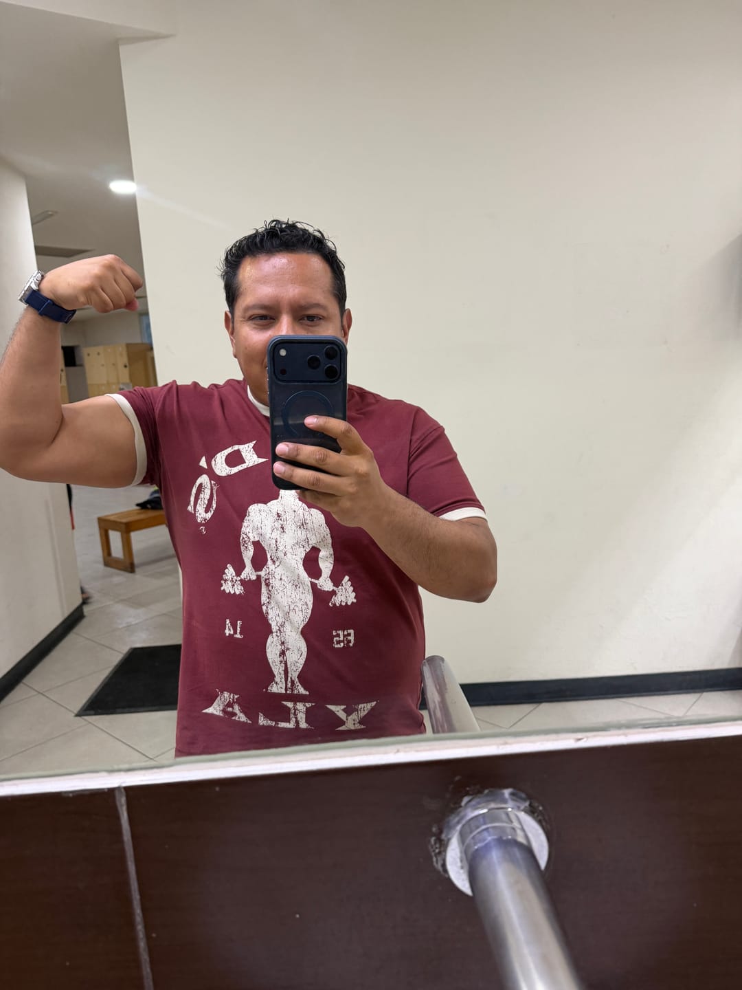 Customer photo review of 4009 - Golds Gym Ringer Tees