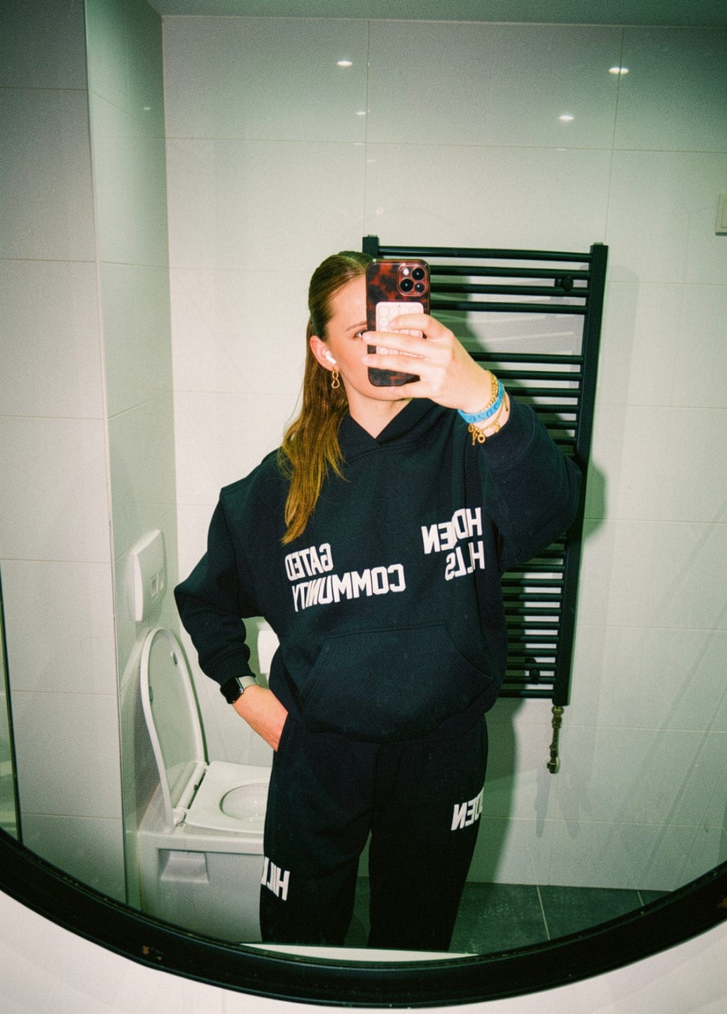Customer photo review of GATED COMMUNITY HOODIE NAVY