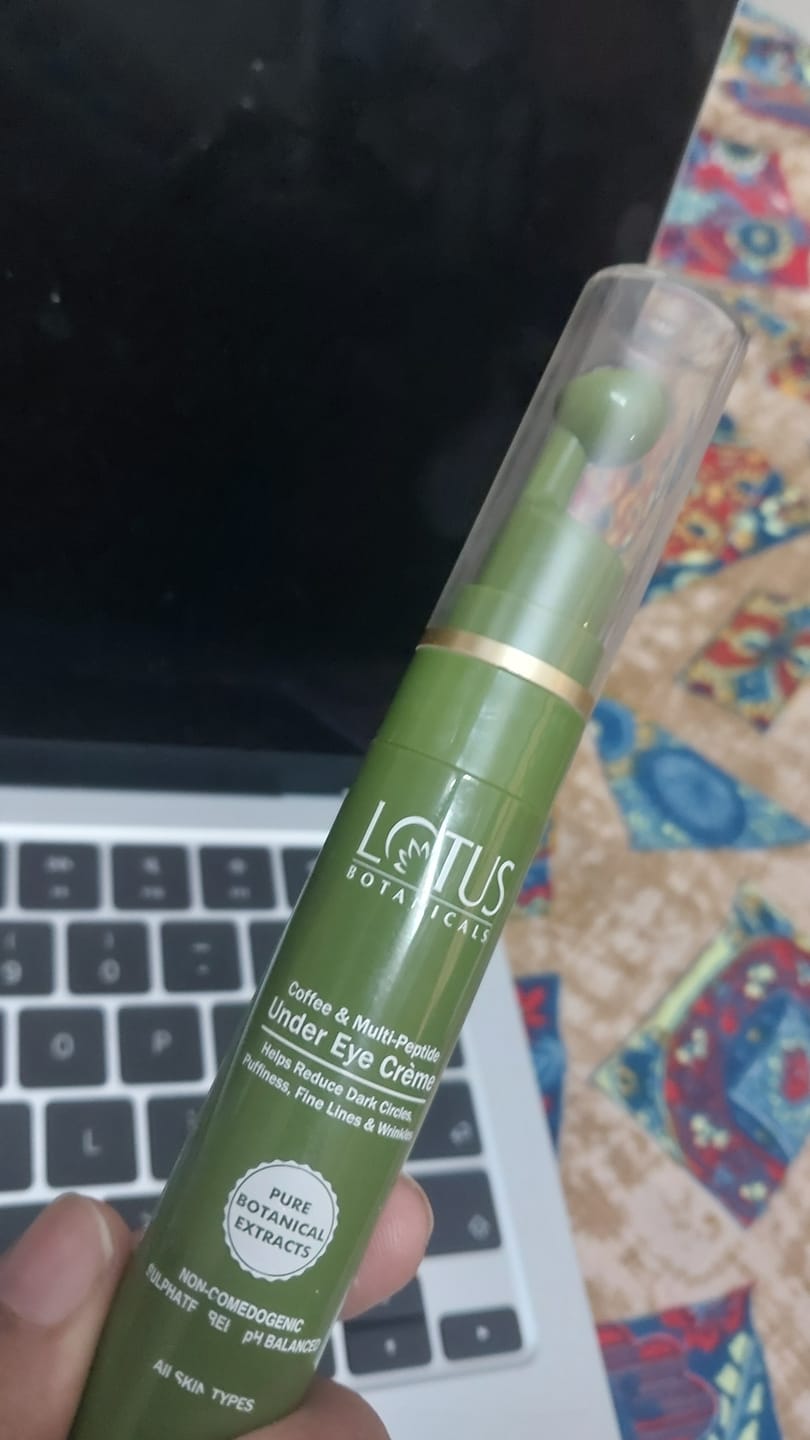 Customer photo review of Coffee and Multi-Peptide Under Eye Crème with Vitamin E
