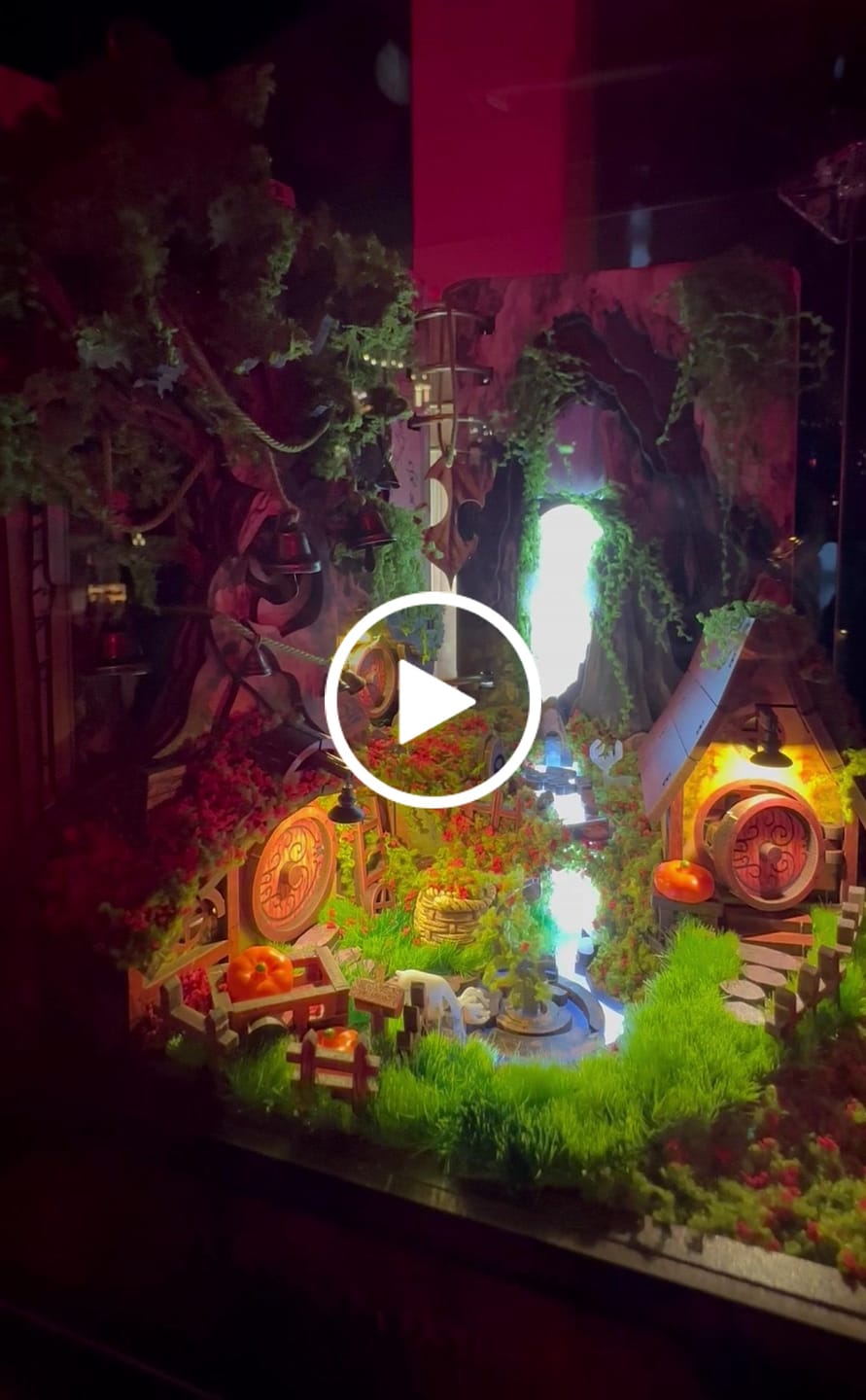 Customer video review of Whispering Hollow Miniature House Kit (Music Box) | Collector's Edition