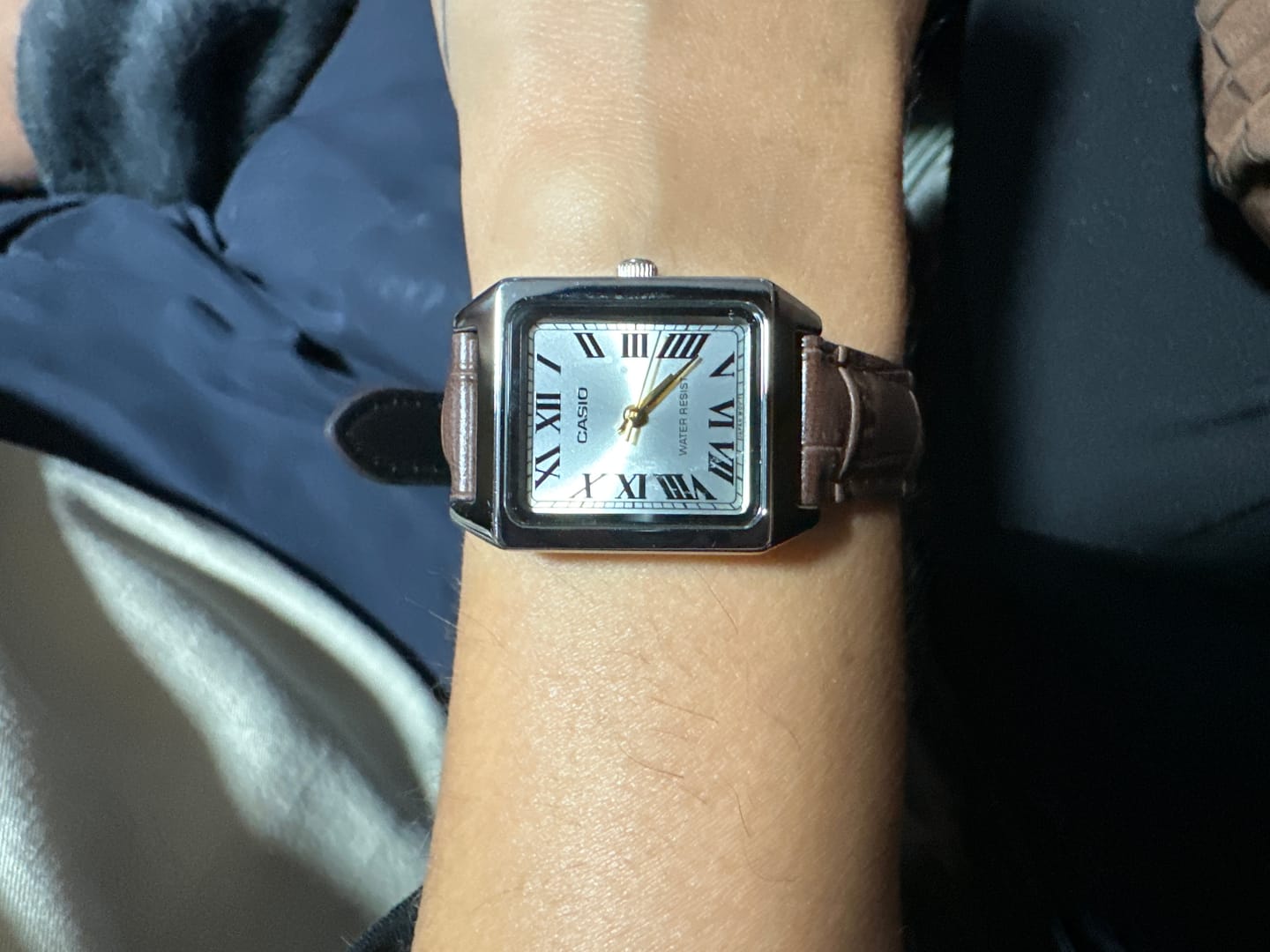 Customer photo review of Reloj Casio Tank Análogo LTP-V007L-9BUDF Cuero Dial Champaña