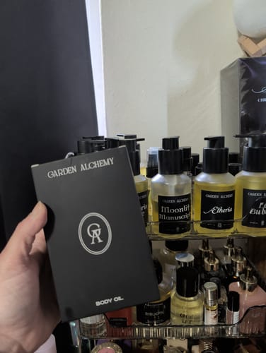 Customer photo review of MOONLIT MANUSCRIPT BODY OIL