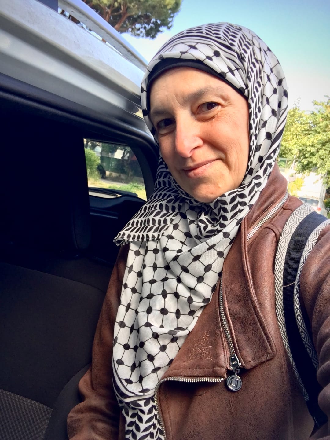 Customer photo review of Black Keffiyeh Modal