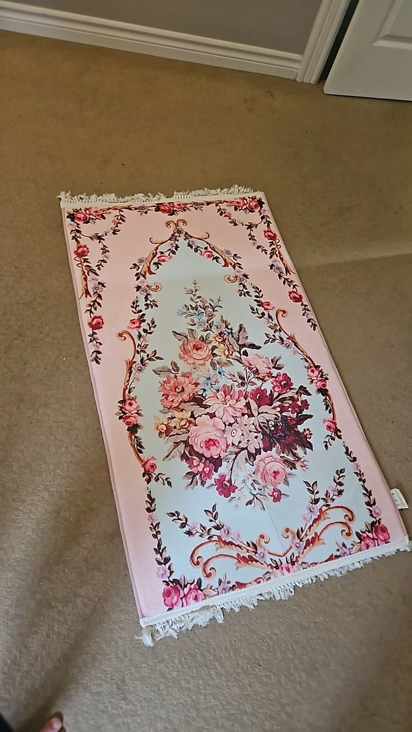Customer photo review of Rosy Rehma Padded Prayer Mat