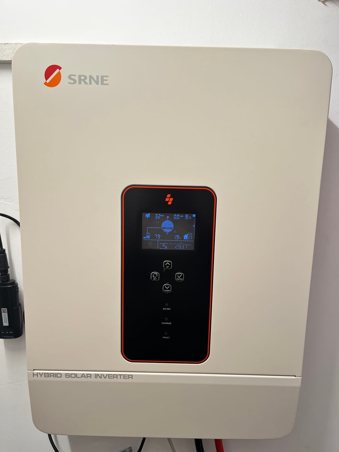 Customer photo review of Kit panouri fotovoltaice cu invertor 10kW 20 panouri si acumulator Lifepo4