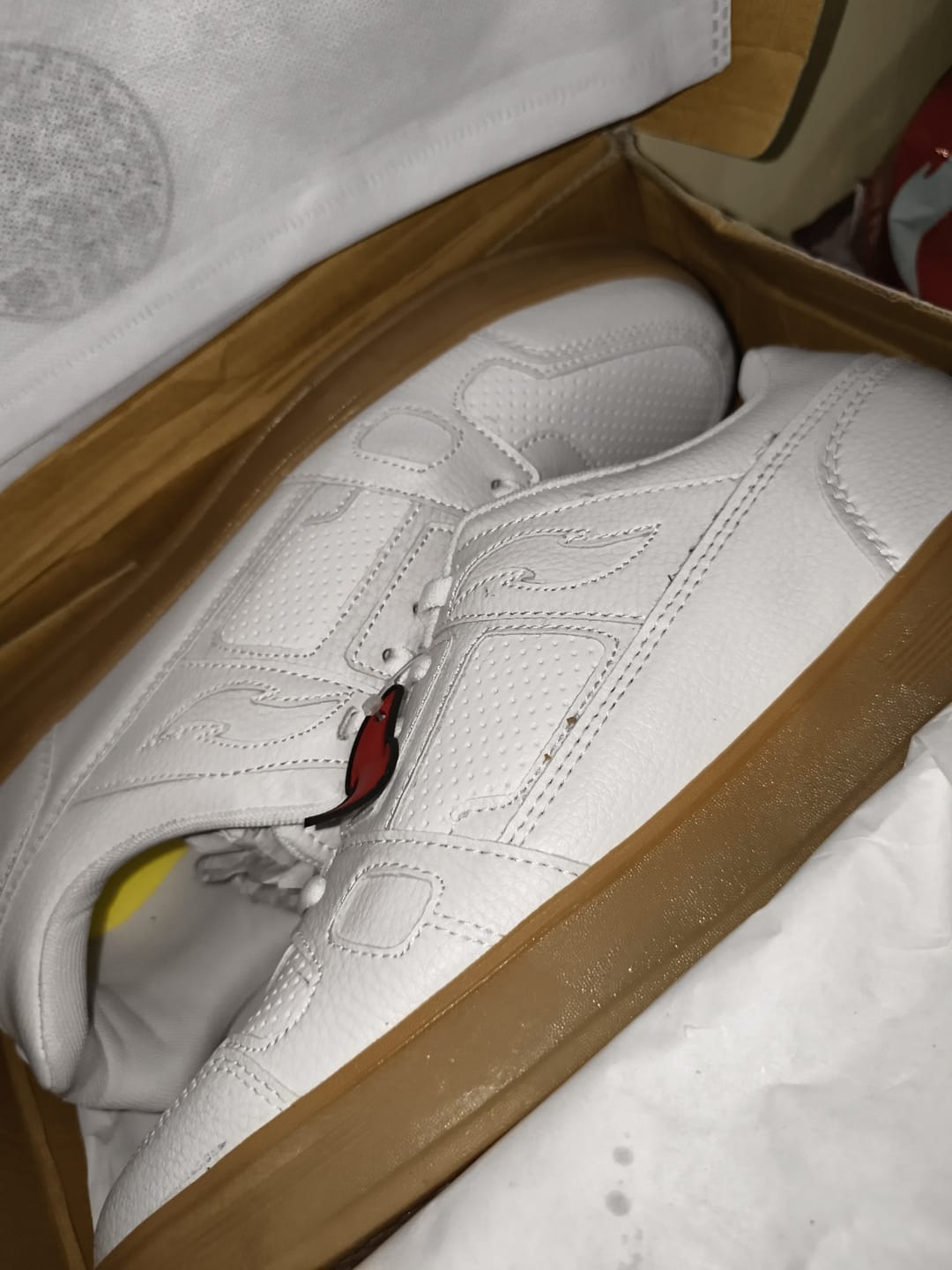 Customer photo review of ASTRID Frost White