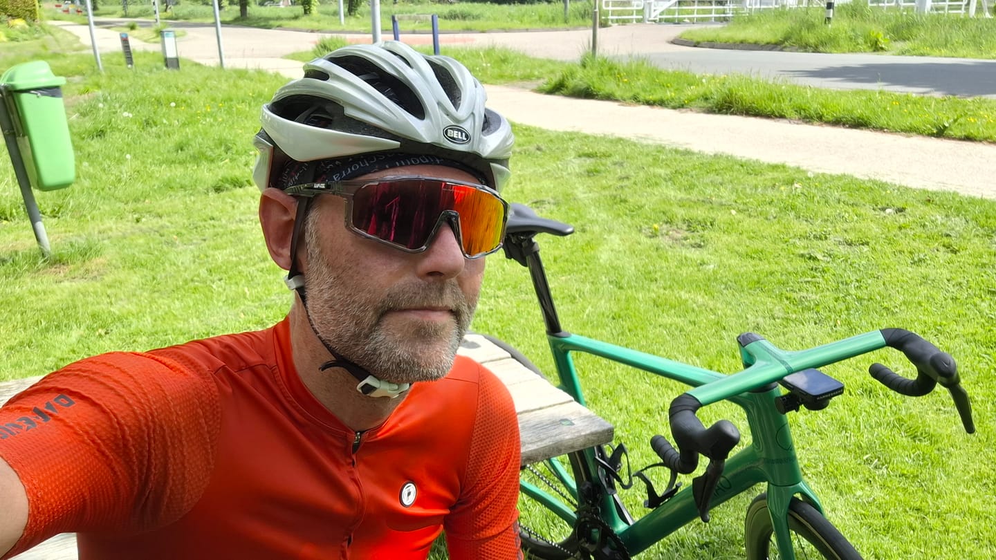 Customer photo review of Kapvoe X76 Sports Sunglasses