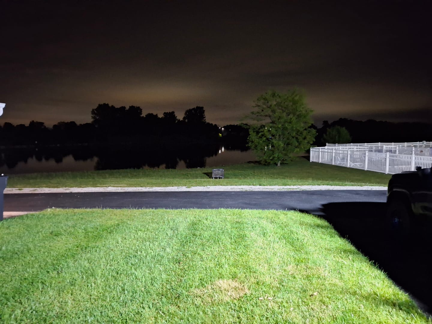 Customer photo review of LED Flood Light - FL4 - 150W - 21750LM -  Flood Mount - White - DLC 5.1 Premium