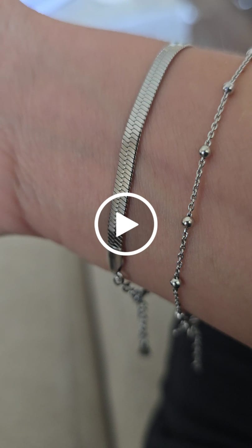 Customer video review of Pulsera Cleopatra 4MM