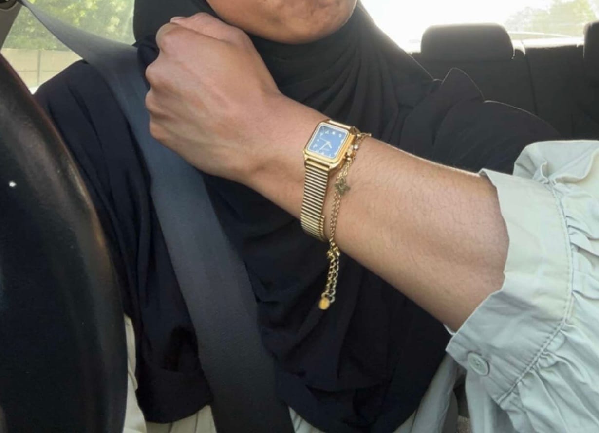 Customer photo review of LA CASUAL BLACK MONTRE DORÉ AVEC CHIFFRES ARABES