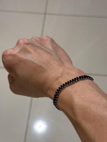 Customer photo review of Noir Baguette Bracelet