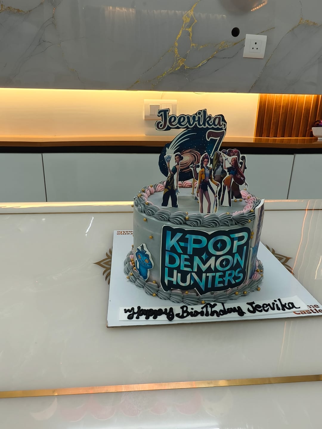Customer photo review of K-Pop Anime Fusion Cake