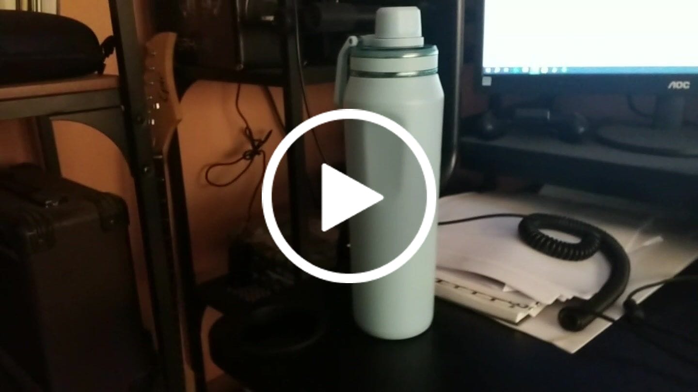 Customer video review of Botella Térmica Acero Inoxidable 750 ml