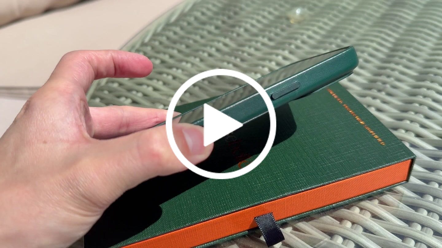 Customer video review of iPhone 17 Pro Leather Case - Timeless Luxe - Racing Green