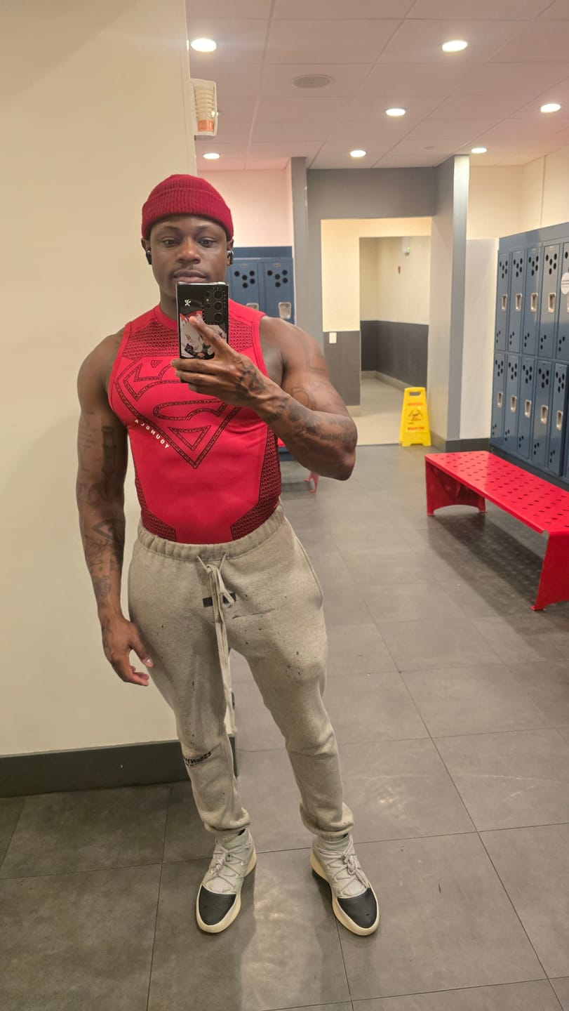 Customer photo review of 3047 - Superman Compression Tanks
