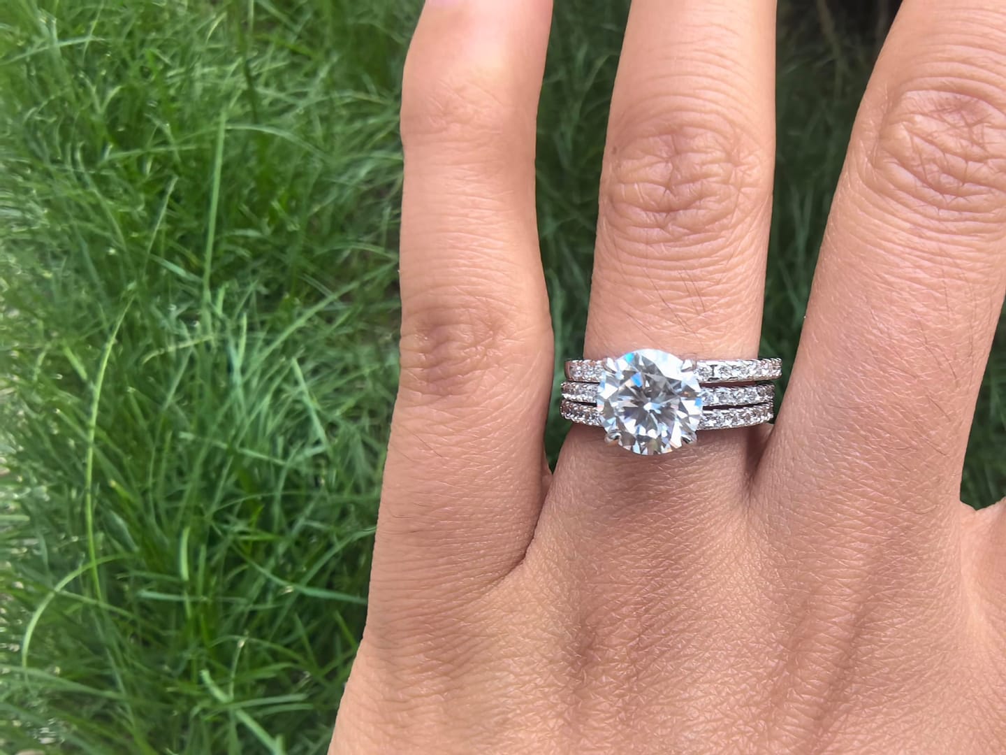 Customer photo review of S925 Moissanite 2.0 Carat Round Cut 3PC Wedding Ring Set