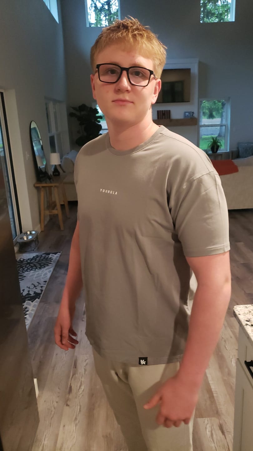 Customer photo review of 401 Essential Jacked Tees