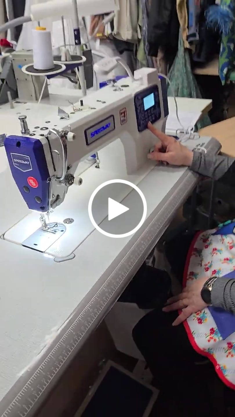 Customer video review of SPEEDWAY® AI4 – Material Recognition Direct Drive Lockstitch with Auto Tension & Trimmer – Complete Setup, Table & Stand Included