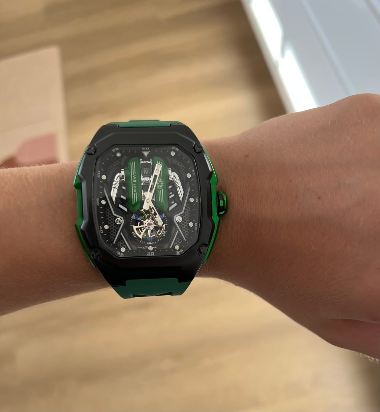 Customer photo review of HMN V12 Prestige