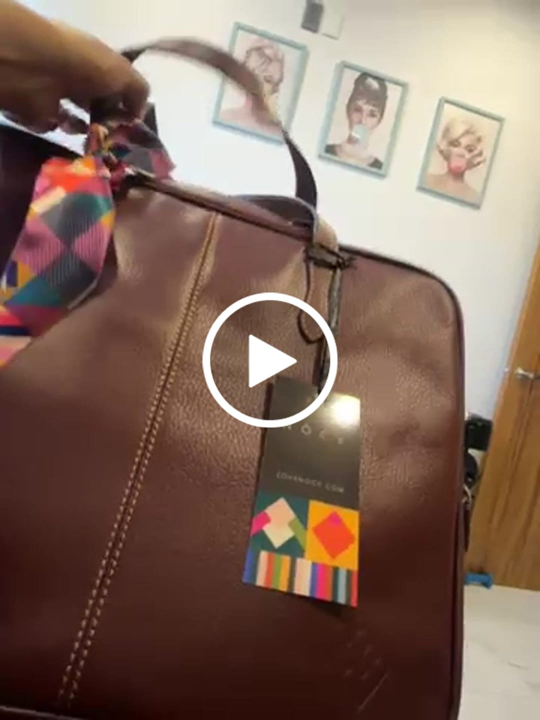 Customer video review of Portafolio Laptop Merlot
