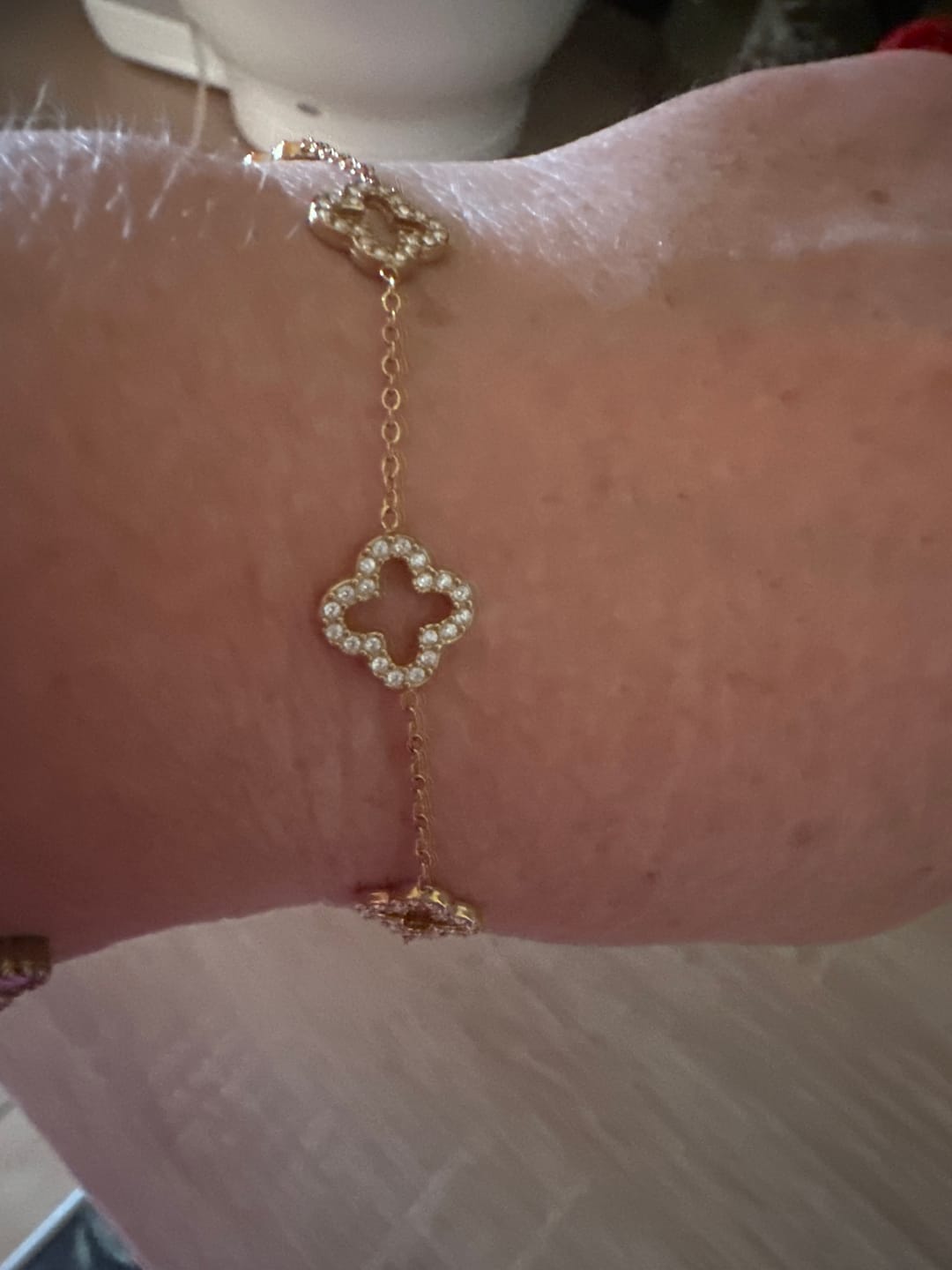Customer photo review of Spring Lucky Leaf Armband 14K Vergoldet